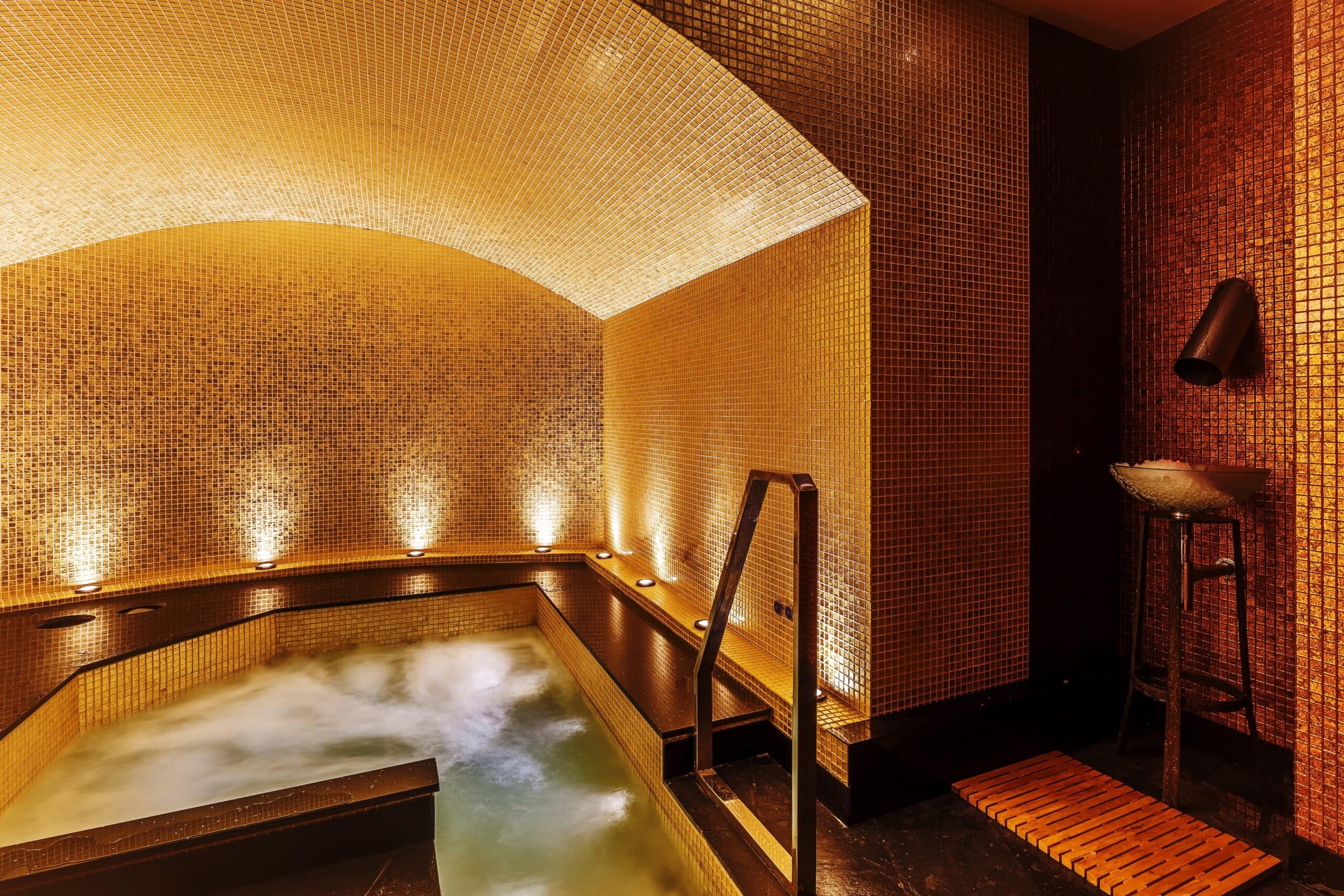 WHAT IS ICE FOUNTAIN THERAPY AND HOW IT WORKS?